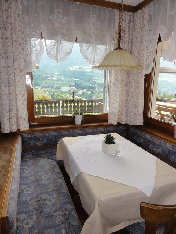 Garni Schneeburghof Hotel Tirolo Luaran gambar