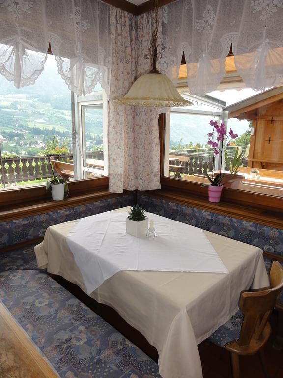 Garni Schneeburghof Hotel Tirolo Luaran gambar